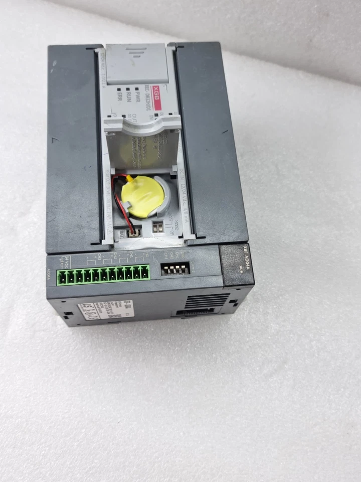 LS XGB XEC-DR32H/D1 CPU WITH XBF-AD04A A/D CONVERTER (USED)